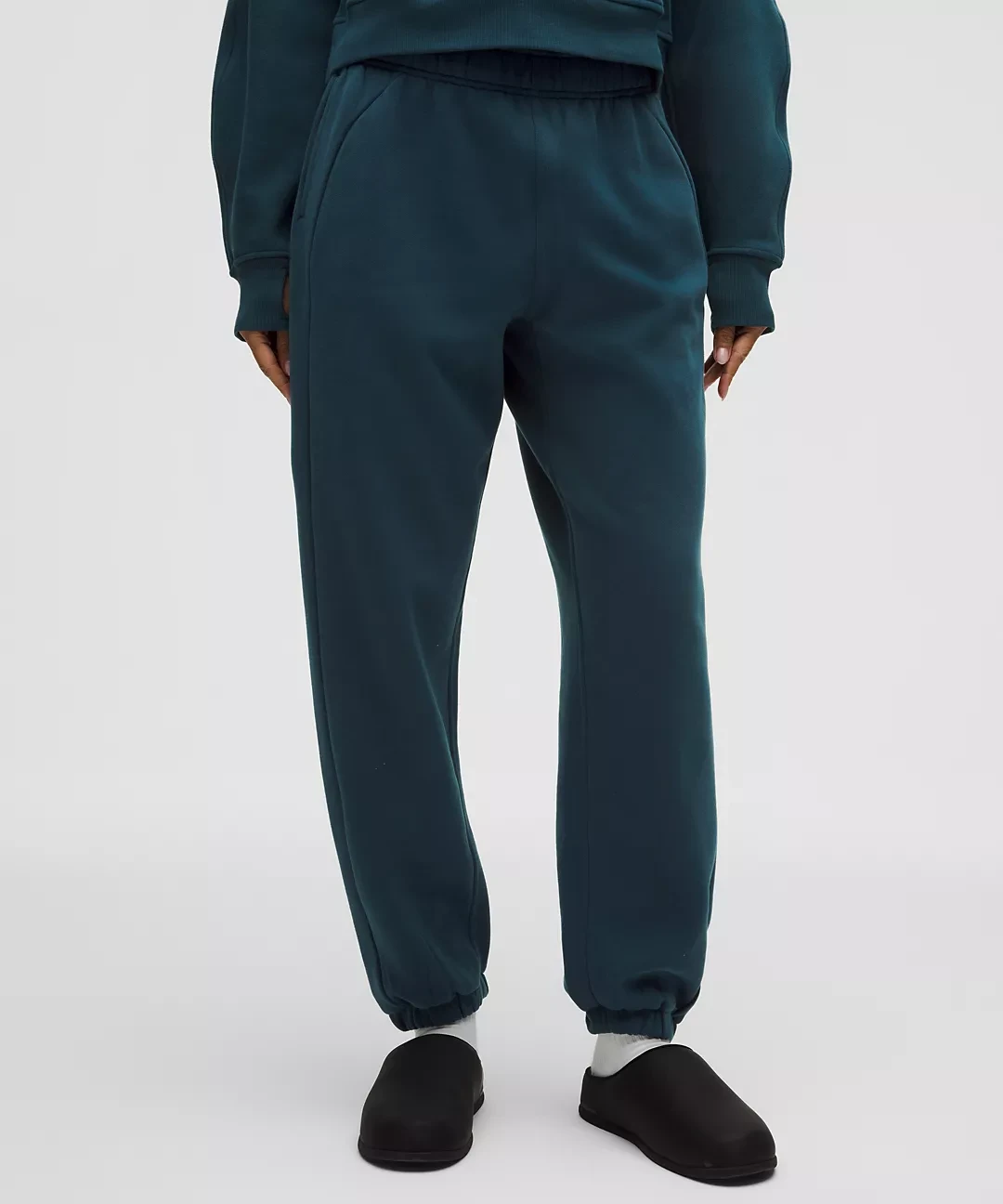 Scuba Mid-Rise Oversized Jogger